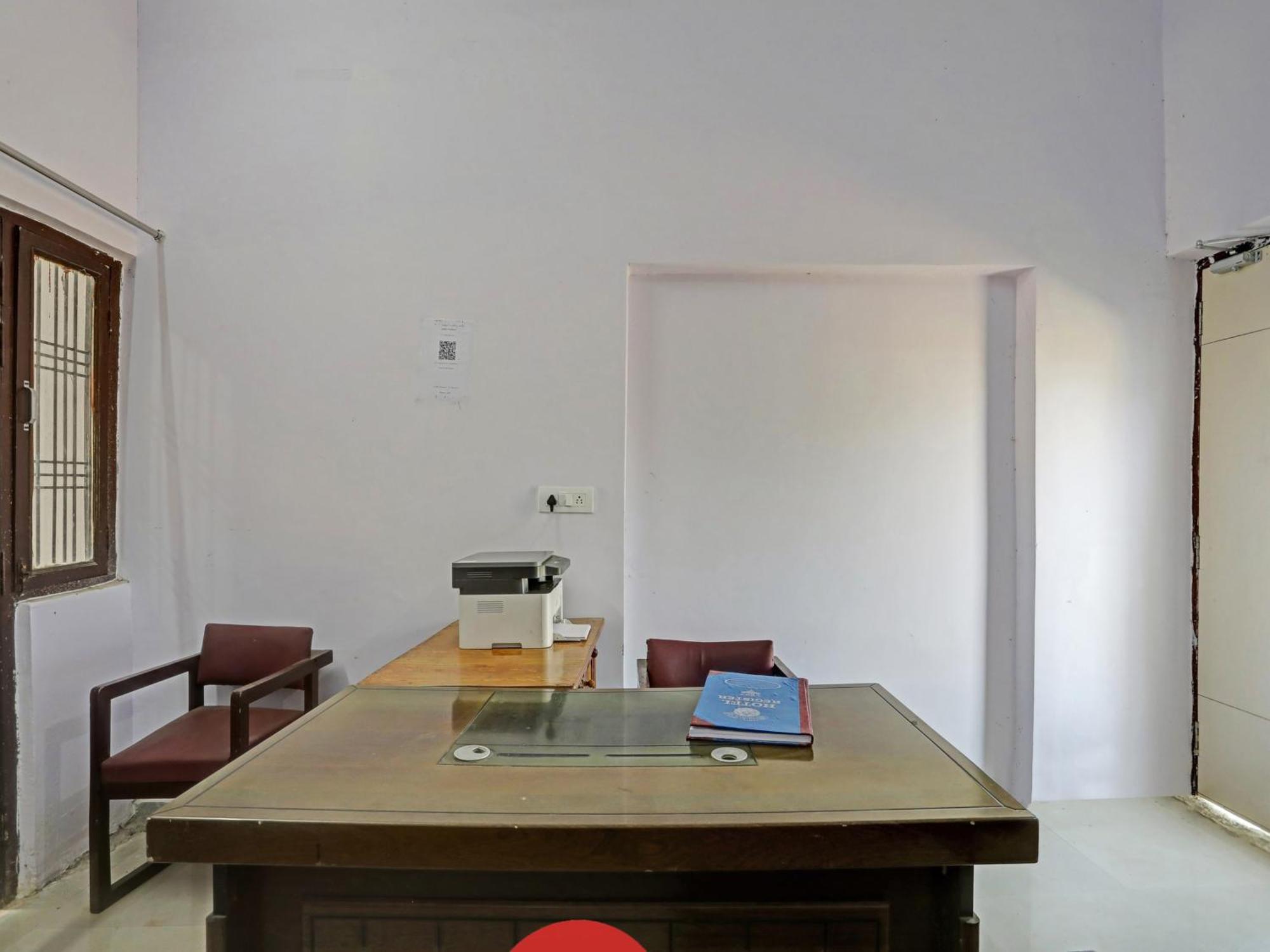 Super Hotel O Easy Stay Inn Lucknow Exterior photo